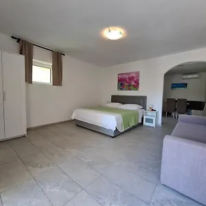 Apartment & Mila