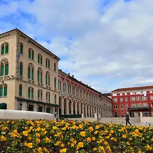 https://hotel-bellevue.splithotels.org